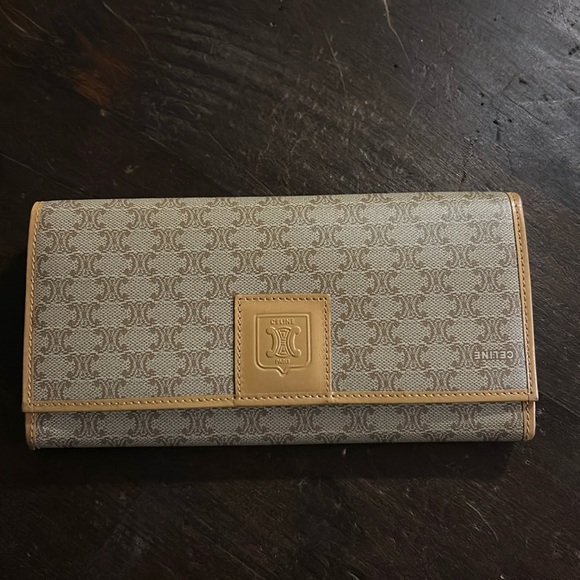 Authentic CELINE Kisslock vintage wallet Macadam Beige